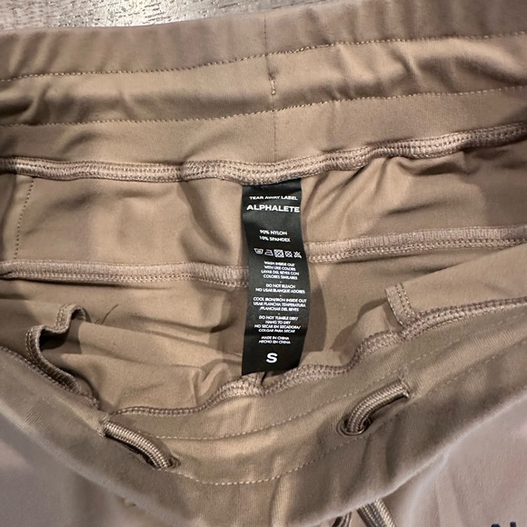 Alphalete Premium Joggers - Picture 3 of 4